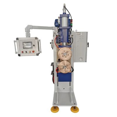 Saldatrice a cuciture industriali con potenza nominale di 35 KVA e spessore massimo di saldatura di 3 mm
