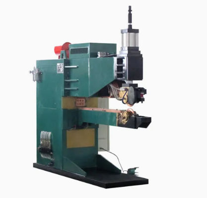 Serbatoi automatici di stoccaggio longitudinale e saldatrici a rulli cilindrici ad anello, saldatrici a rulli a braccio lungo. Il produttore produce e vende direttamente l'attrezzatura.