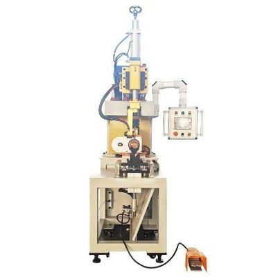Il PLC controlla la macchina di saldatura a cucitura, con una gamma di dimensioni da 300 a 900 millimetri e una capacità nominale di 50 KVA.